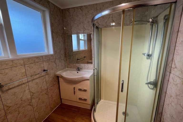 Photo of property in 381a Roscommon Road, Clendon Park, Auckland, 2103