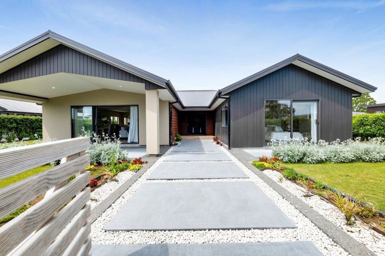 Photo of property in 12 Kotare Drive, Waiwhakaiho, New Plymouth, 4312