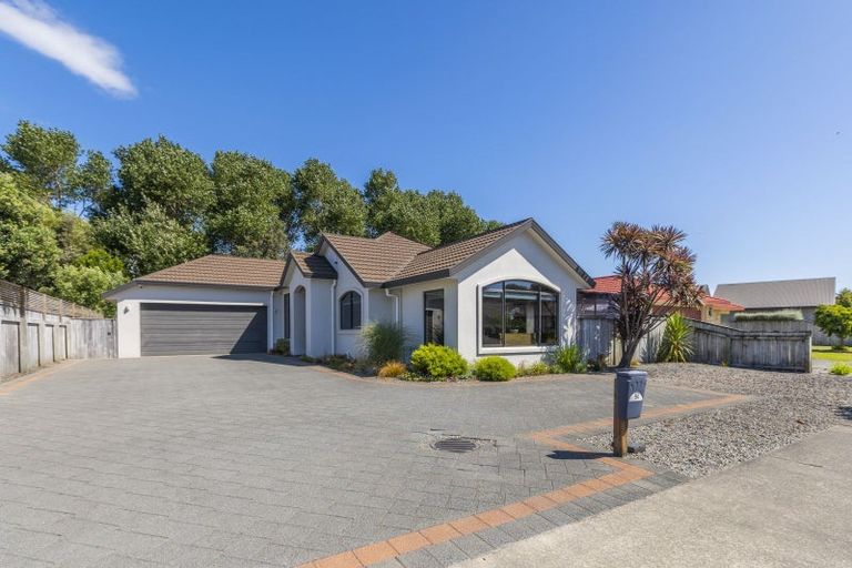 Photo of property in 94 Weggery Drive, Waikanae Beach, Waikanae, 5036