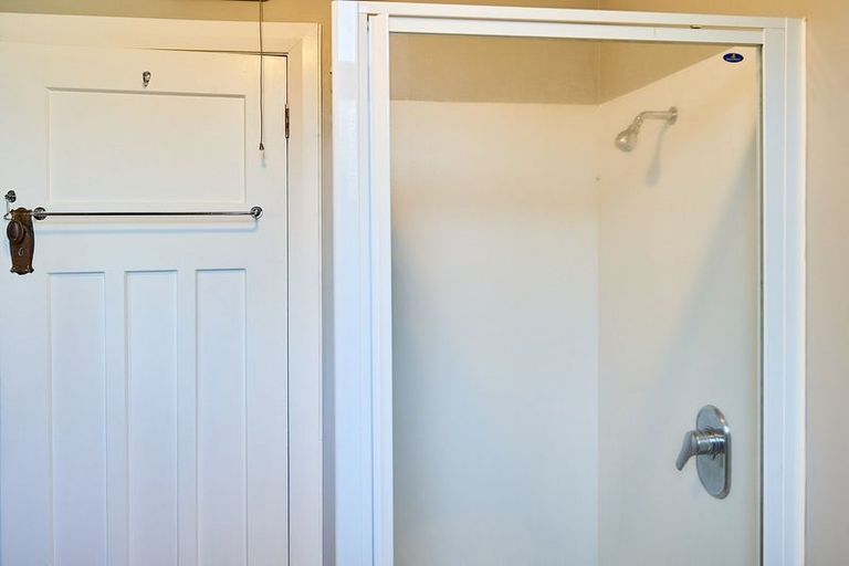 Photo of property in 10 Helen Street, Brooklyn, Wellington, 6021