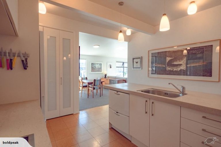 Photo of property in 12/24 Elizabeth Street, Mount Victoria, Wellington, 6011