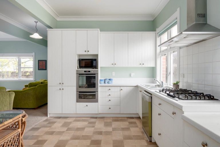 Photo of property in 70 Queen Street, Cambridge, 3434