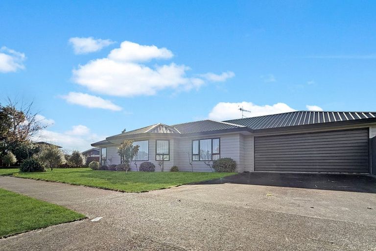 Photo of property in 36 Easton Way, Levin, 5510