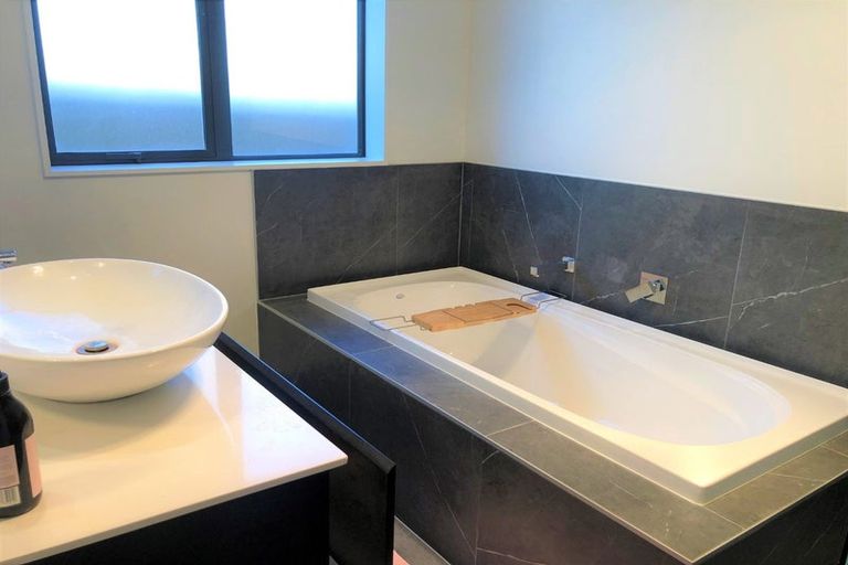 Photo of property in 22 Te Tiireke Drive, Glenview, Hamilton, 3206