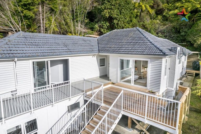 Photo of property in 110 Manuka Street, Stokes Valley, Lower Hutt, 5019