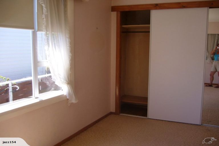 Photo of property in 11 Mana Esplanade, Paremata, Porirua, 5026