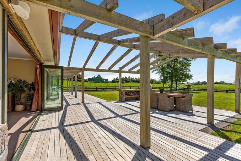 Photo of property in 390a Tukapa Street, Hurdon, New Plymouth, 4310