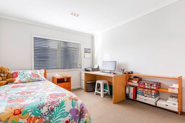 Photo of property in 36 Parkside Drive, Orewa, 0931