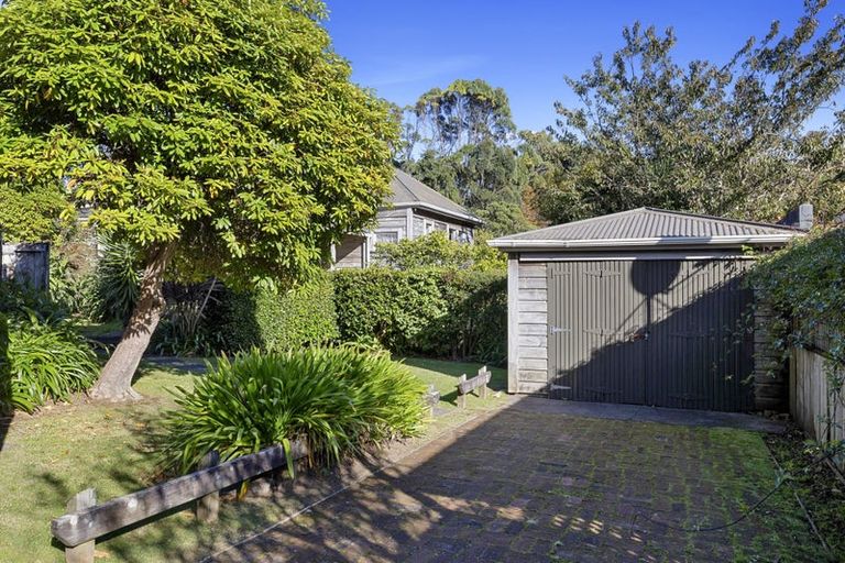 Photo of property in 44 Carrington Street, Lower Vogeltown, New Plymouth, 4310