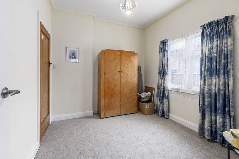 Photo of property in 37 Glamis Avenue, Strathmore Park, Wellington, 6022