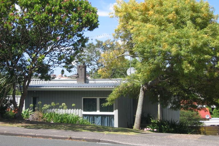 Photo of property in 9 Bentley Avenue, Glenfield, Auckland, 0629