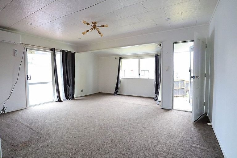 Photo of property in 12 Secretariat Place, Randwick Park, Auckland, 2105