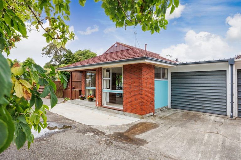 Photo of property in 2/361 Botanical Road, West End, Palmerston North, 4412
