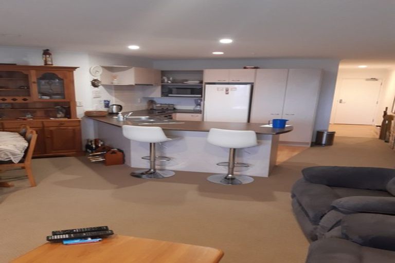 Photo of property in Paramount Apartments, 2/281 Maunganui Road, Mount Maunganui, 3116