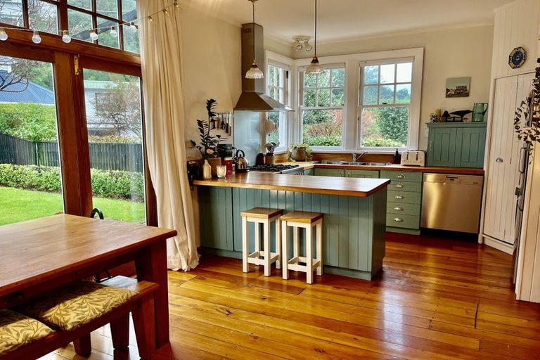 Photo of property in 58 Glen Road, Kelburn, Wellington, 6012