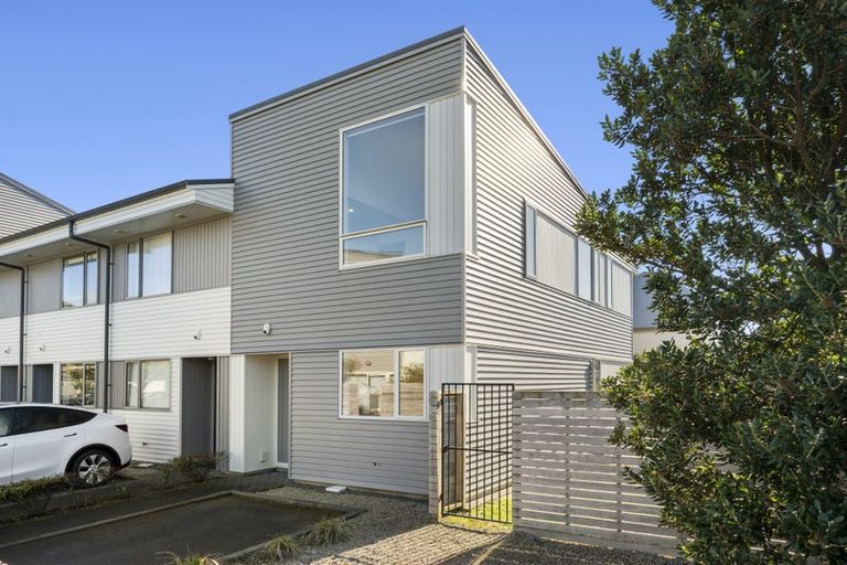 Photo of property in 10/2 Stone Street, Miramar, Wellington, 6022