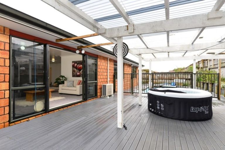 Photo of property in 17 Dorchester Place, Nawton, Hamilton, 3200