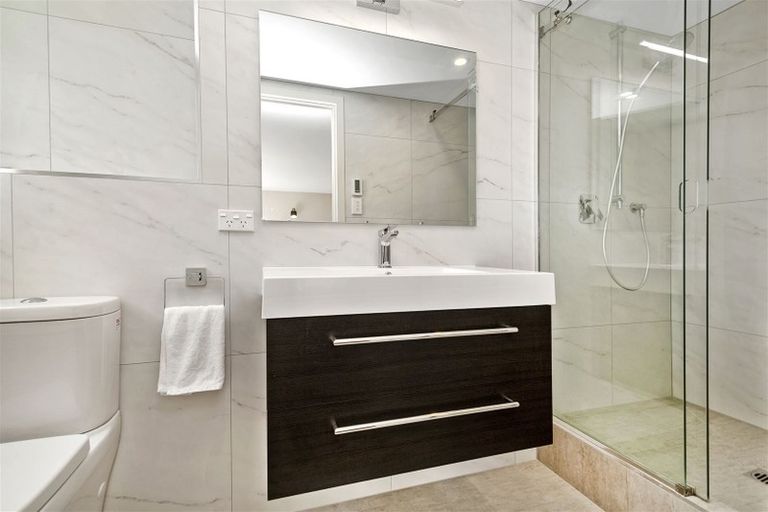 Photo of property in 32 Cavendish Square, Strathmore Park, Wellington, 6022