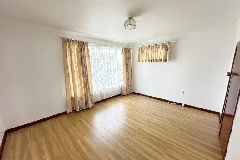 Photo of property in 1/204 Edmonton Road, Te Atatu South, Auckland, 0610