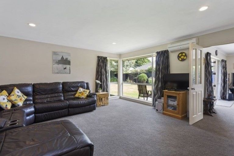 Photo of property in 4 Cobden Place, Woodend, 7610