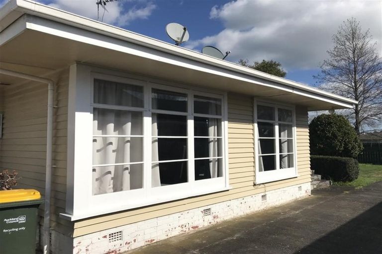 Photo of property in 136 Great South Road, Takanini, 2112