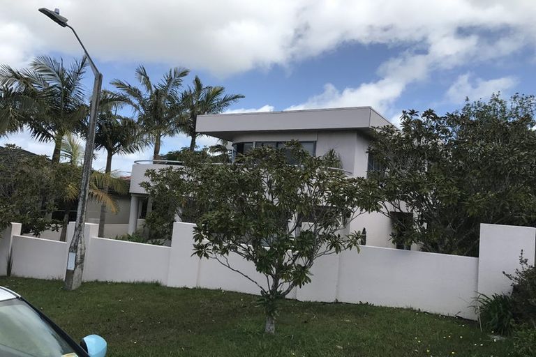 Photo of property in 2 Horizon Way, West Harbour, Auckland, 0618