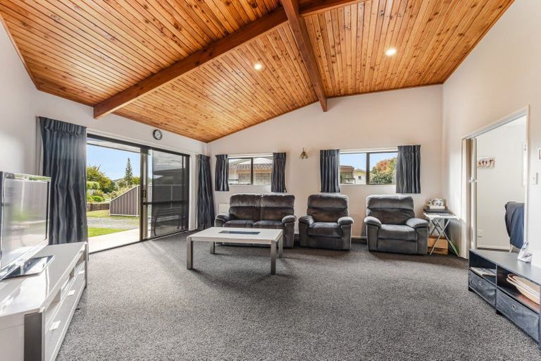 Photo of property in 27 Browning Crescent, Stoke, Nelson, 7011