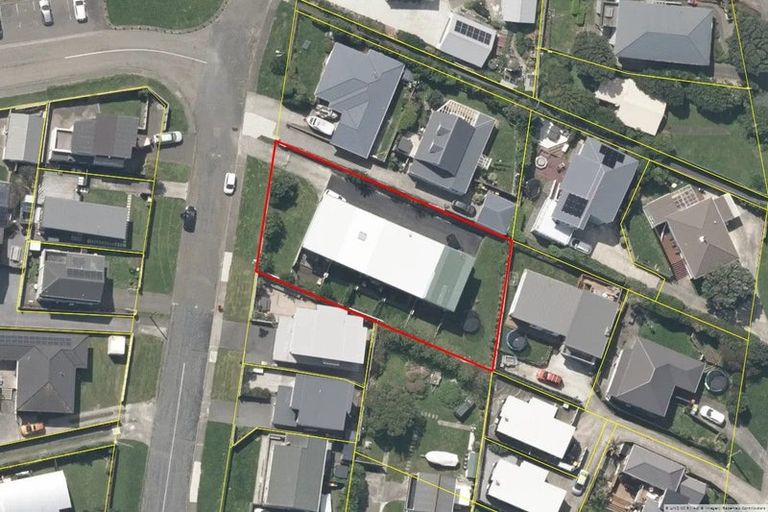 Photo of property in 1/18 Lambley Road, Titahi Bay, Porirua, 5022