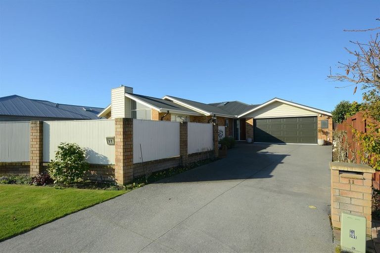 Photo of property in 11 Oratia Grove, Northwood, Christchurch, 8051