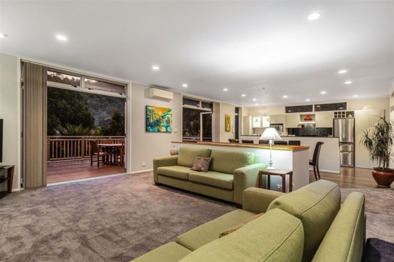 Photo of property in 15 York Road, Titirangi, Auckland, 0604