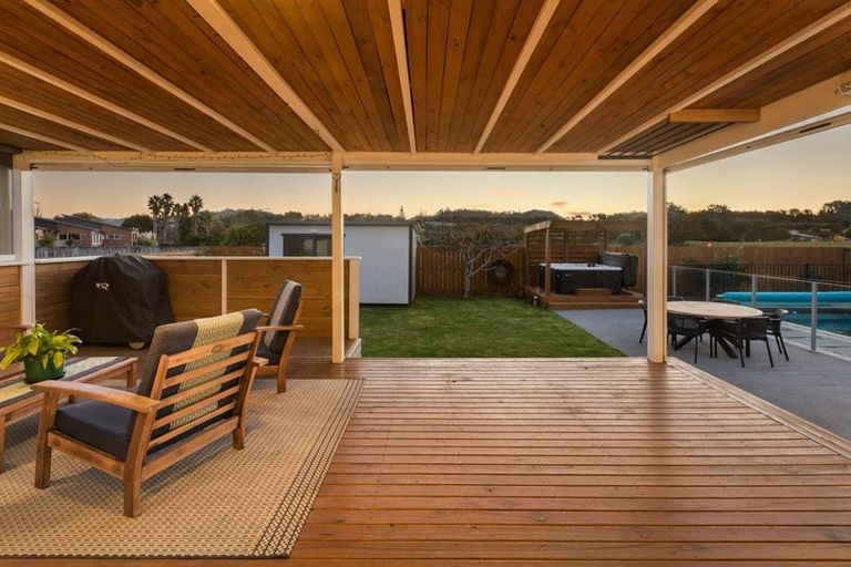 Photo of property in 12 Sandleigh Drive, Athenree, Waihi Beach, 3177