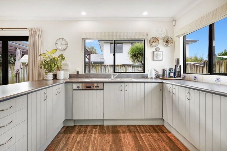 Photo of property in 15 Buckingham Place, Rototuna North, Hamilton, 3210