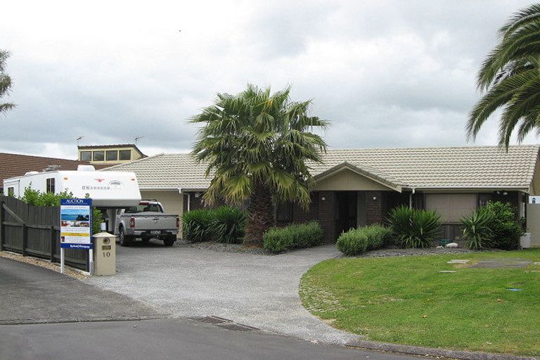 Photo of property in 10 Idaho Place, Conifer Grove, Takanini, 2112