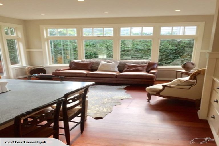 Photo of property in 10 Glen Road, Kelburn, Wellington, 6012