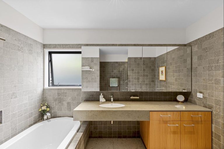 Photo of property in 3 Bayonet Peak Place, Drift Bay, Queenstown, 9371