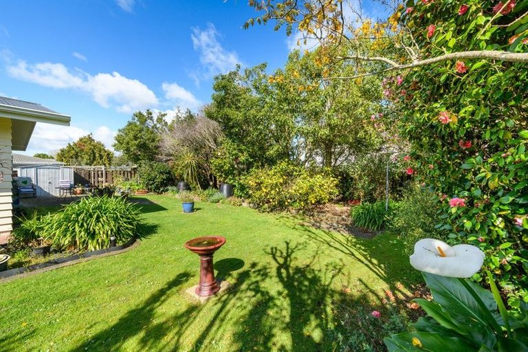 Photo of property in 7 Tabak Crescent, Takaro, Palmerston North, 4412