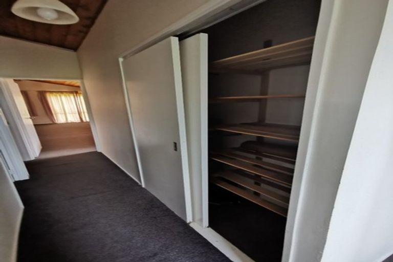 Photo of property in 108e Colwill Road, Massey, Auckland, 0614