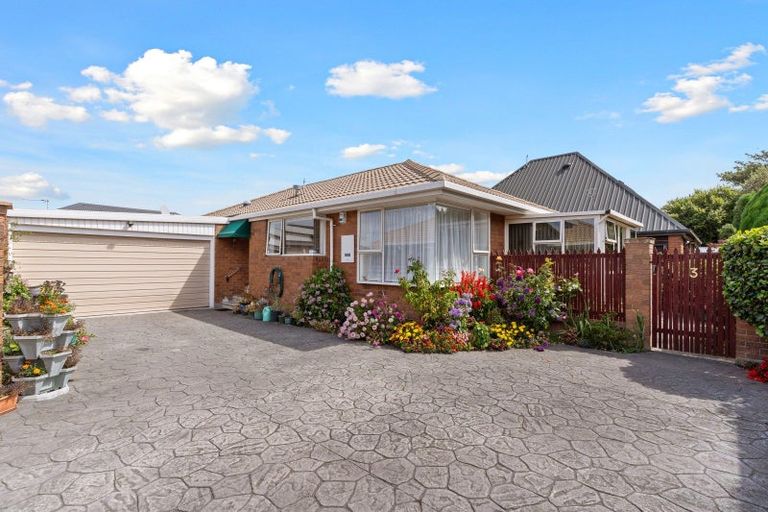 Photo of property in 3/35 Avonhead Road, Avonhead, Christchurch, 8042