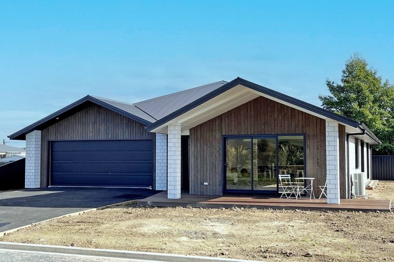 Photo of property in 44 Constitution Avenue, Milton, 9220