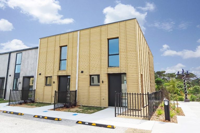 Photo of property in 35 Te Ara O Paetutu, Petone, Lower Hutt, 5012