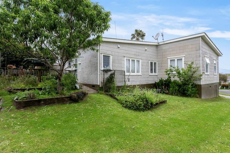 Photo of property in 4b View Road, Campbells Bay, Auckland, 0630