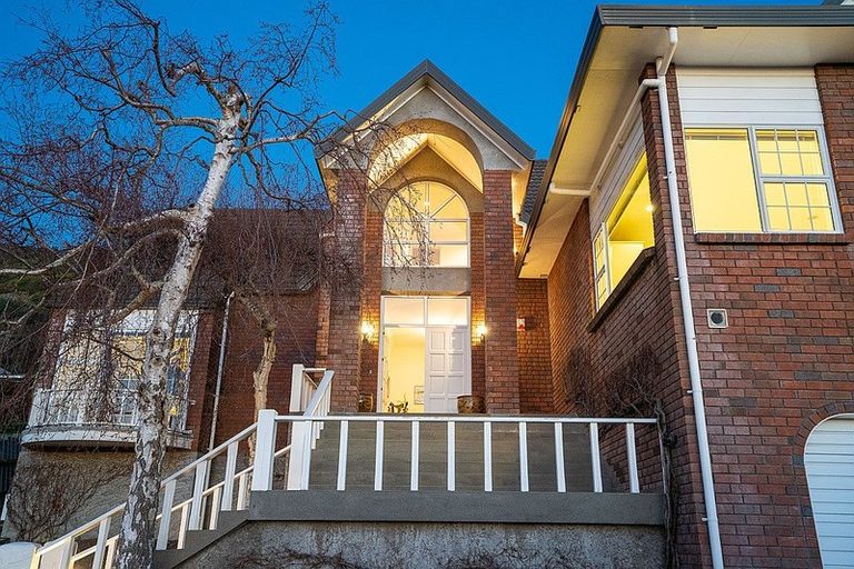 Photo of property in 105 Winara Avenue, Waikanae, 5036