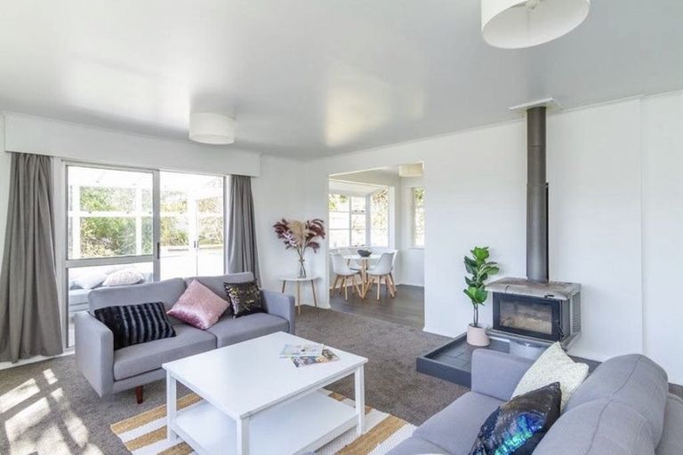 Photo of property in 33 Kopara Grove, Stokes Valley, Lower Hutt, 5019