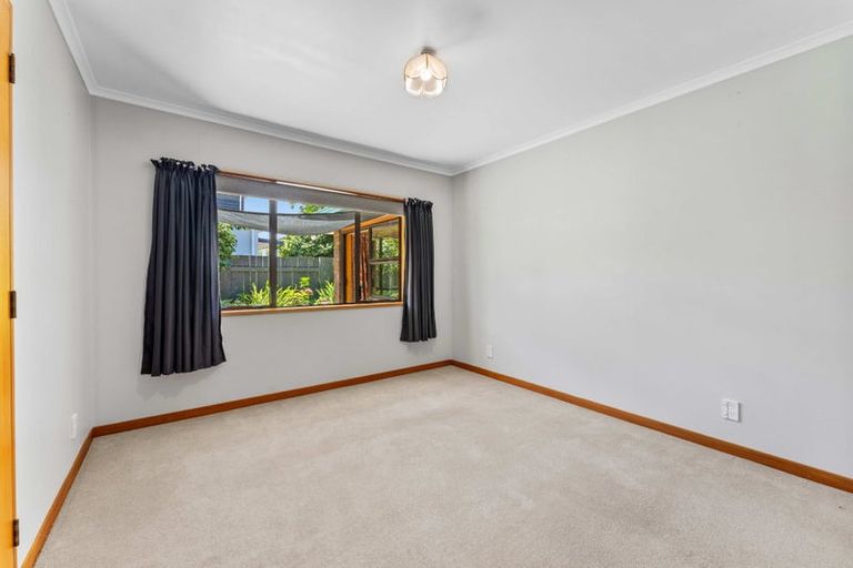 Photo of property in 3 Dresdan Court, Hokowhitu, Palmerston North, 4410