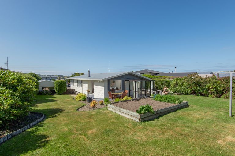 Photo of property in 29 Estuary Crescent, Fairfield, Dunedin, 9018