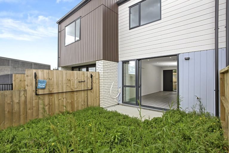 Photo of property in 14 Clay Works Lane, New Lynn, 0600