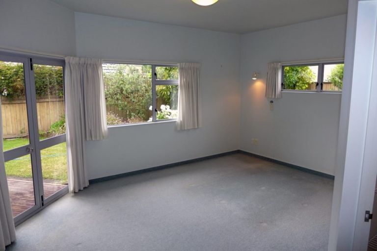 Photo of property in 135 Milton Road, Bluff Hill, Napier, 4110