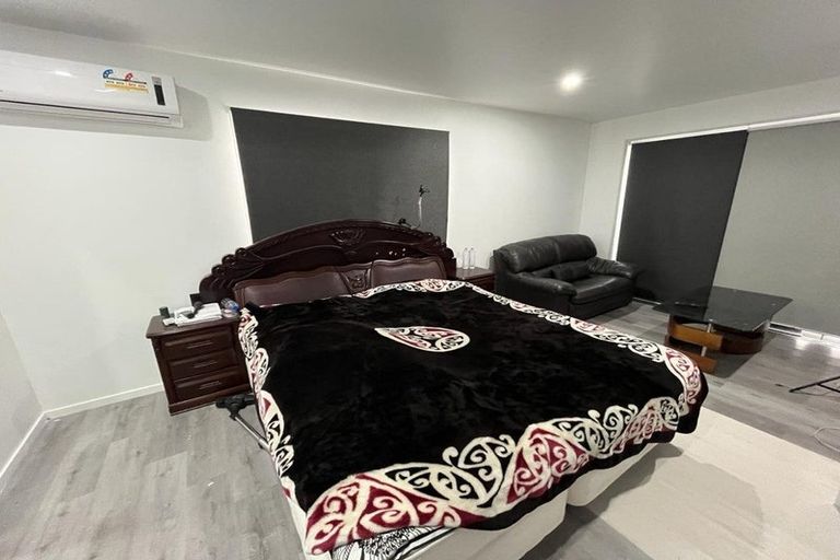 Photo of property in 298 Birdwood Road, Massey, Auckland, 0614