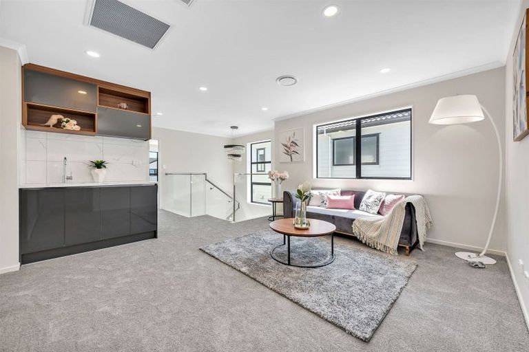 Photo of property in 54 Hikuawa Road, Flat Bush, Auckland, 2019