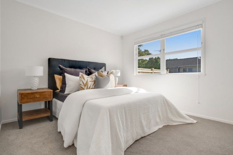 Photo of property in 2/66 Prince Regent Drive, Half Moon Bay, Auckland, 2012